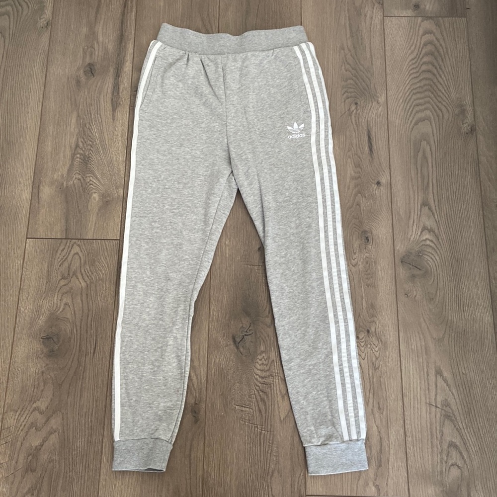 Mens Adidas Joggers Sweatpants Light Weight Size Mens Small Color Grey Used